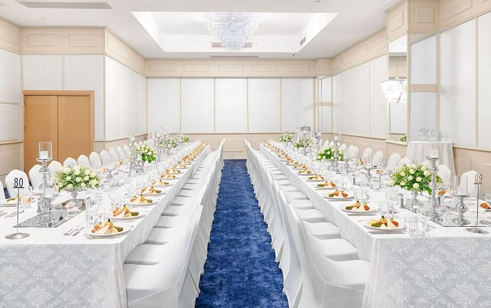 Banquet hall Photo