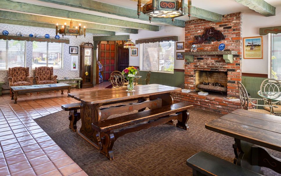 Dining room Photo