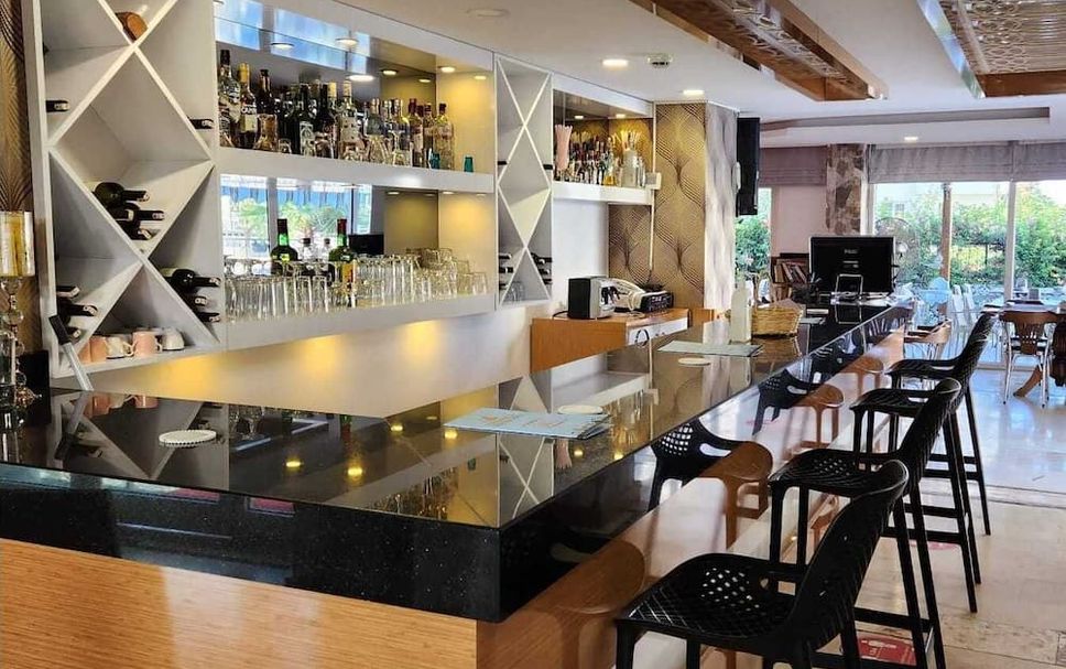 Bar Photo
