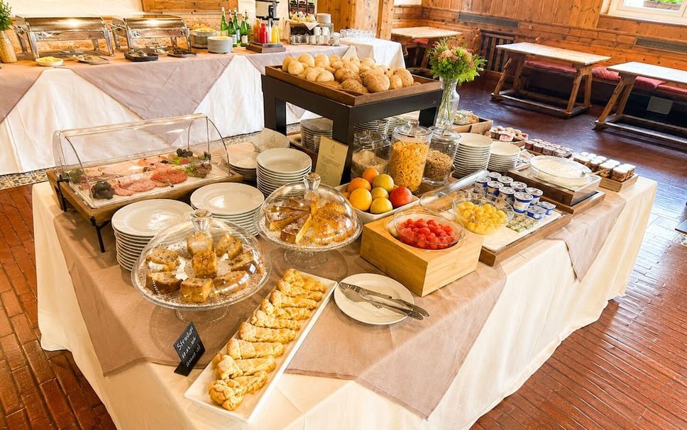 Buffet Photo