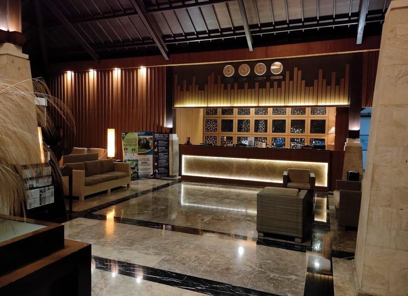 Front desk Photo