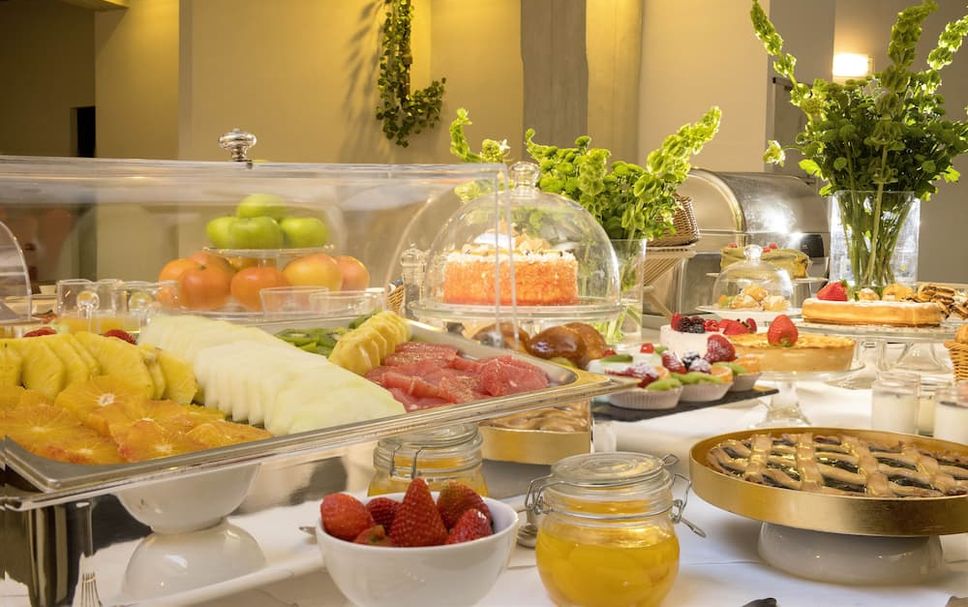 Buffet Photo