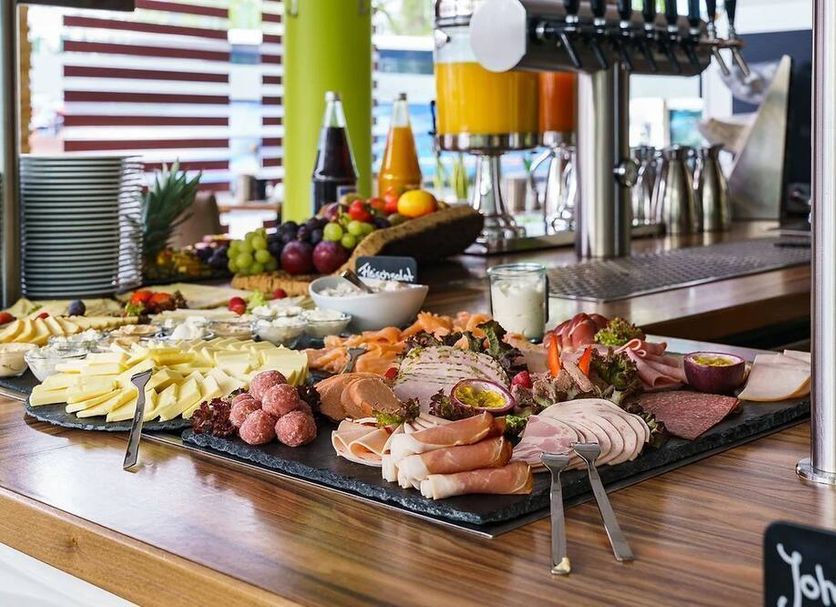 Buffet Photo