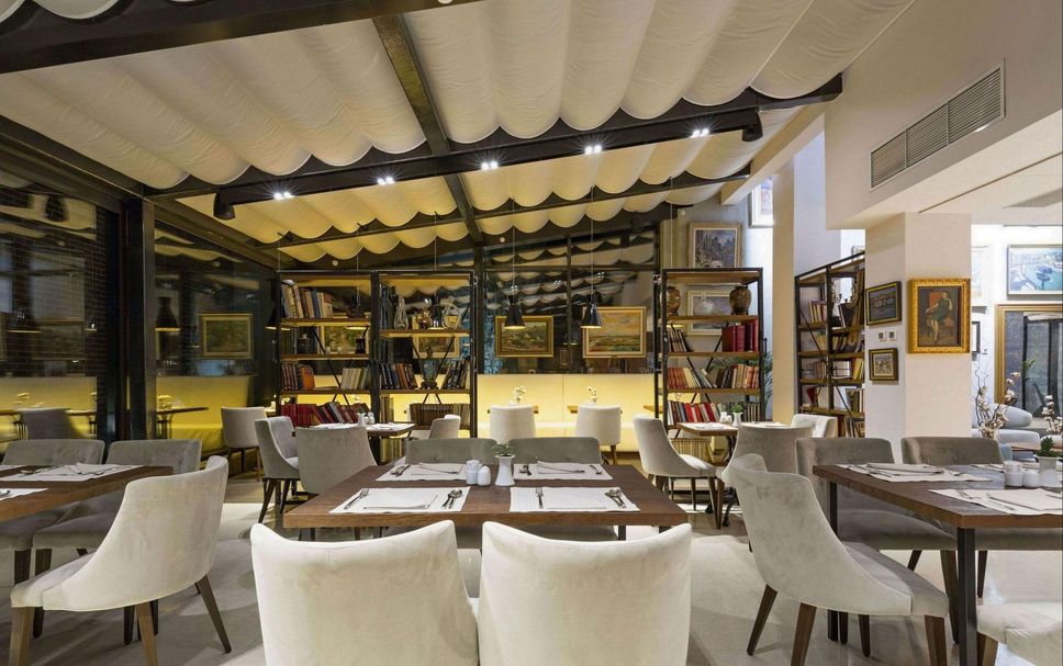 Restaurant Photo