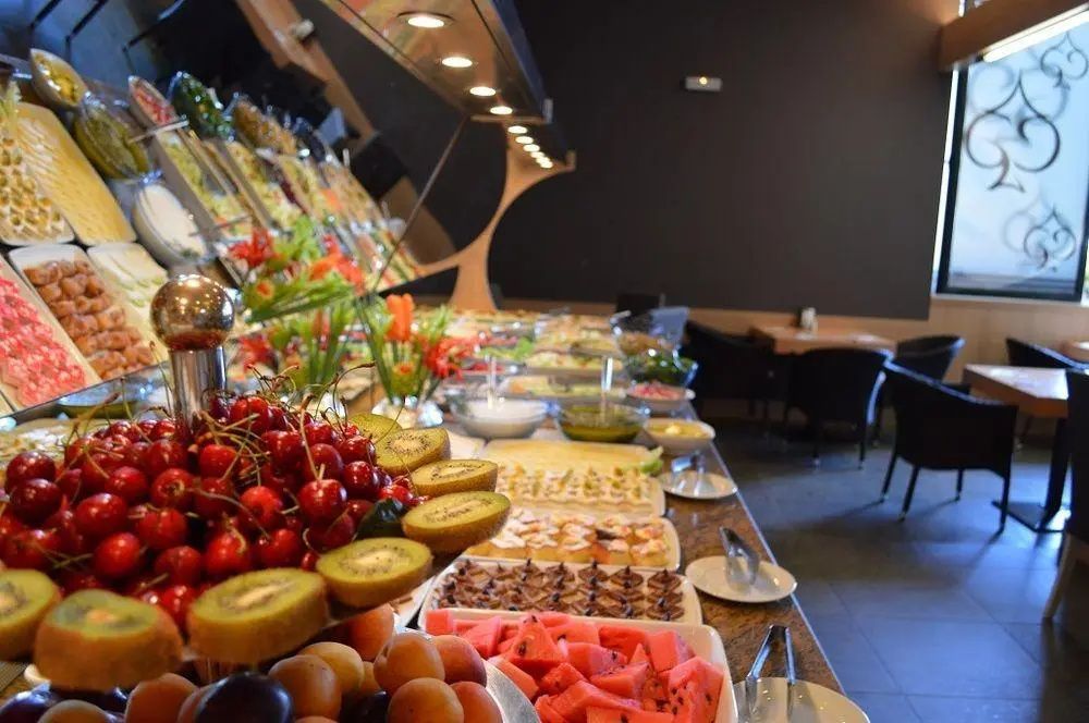 Buffet Photo