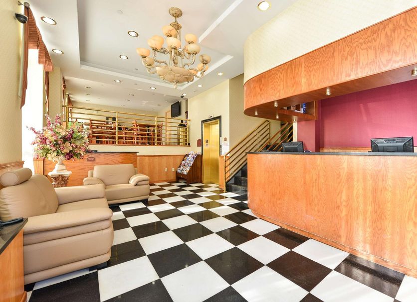 Front desk Photo