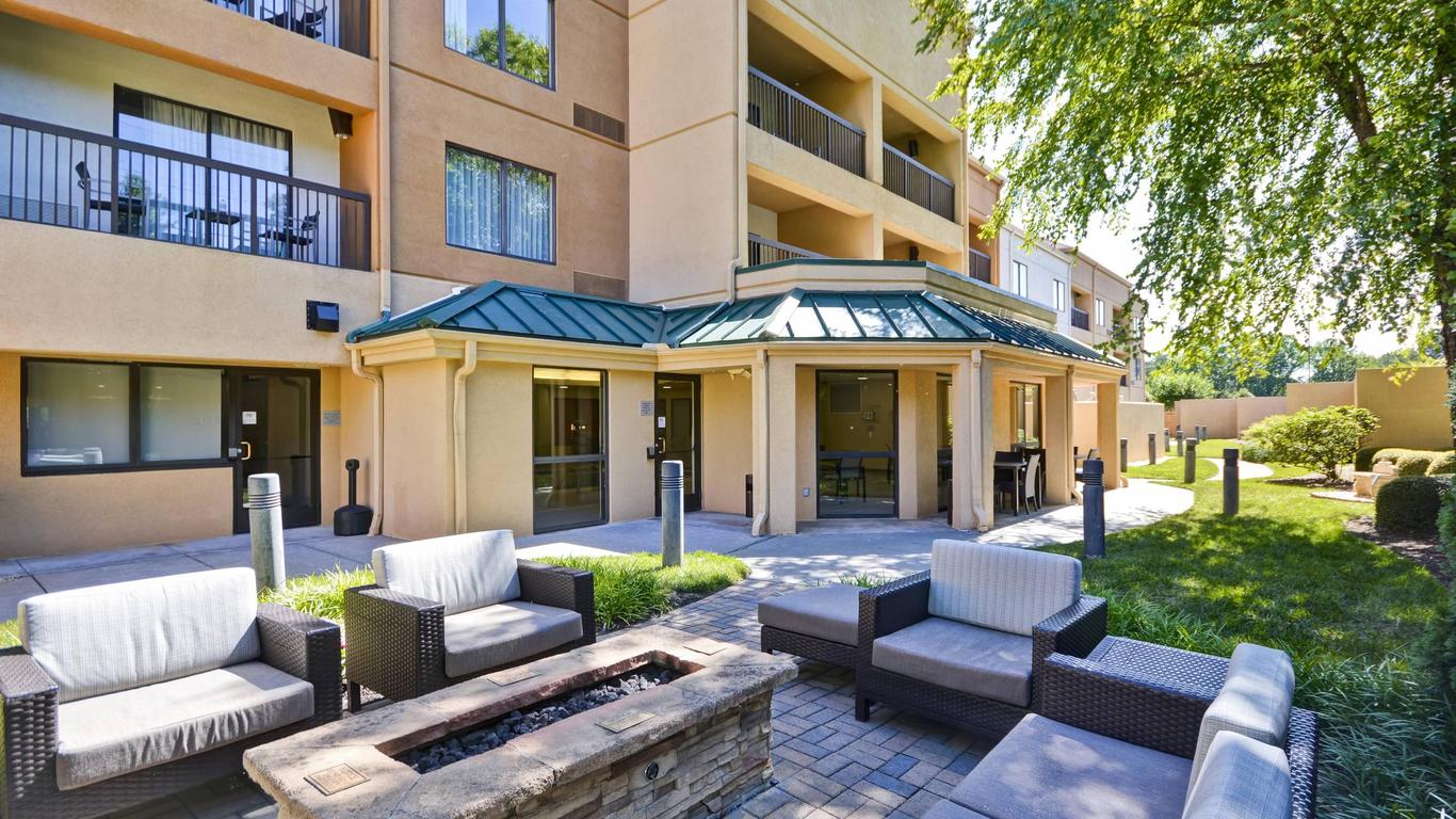 Courtyard by Marriott Dalton