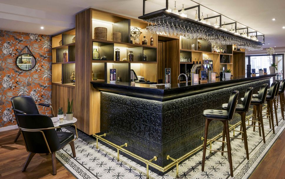 Bar Photo