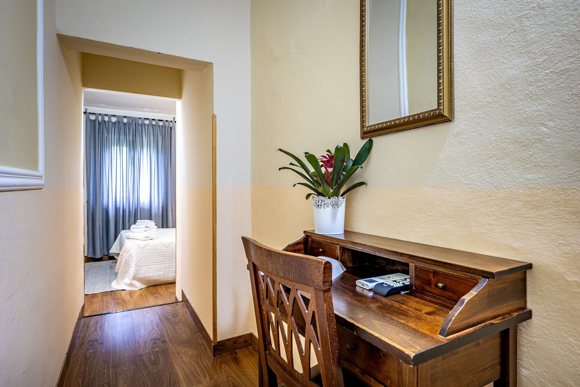 Room amenity
