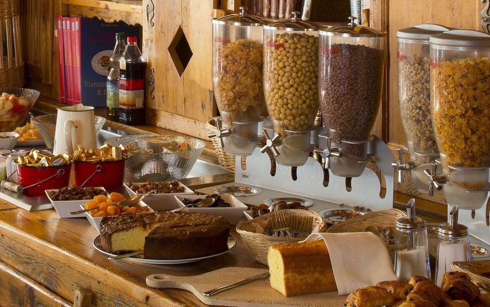 Buffet Photo