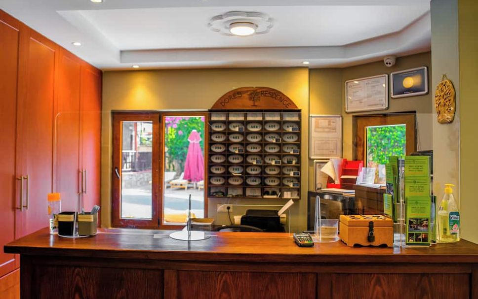Front desk Photo