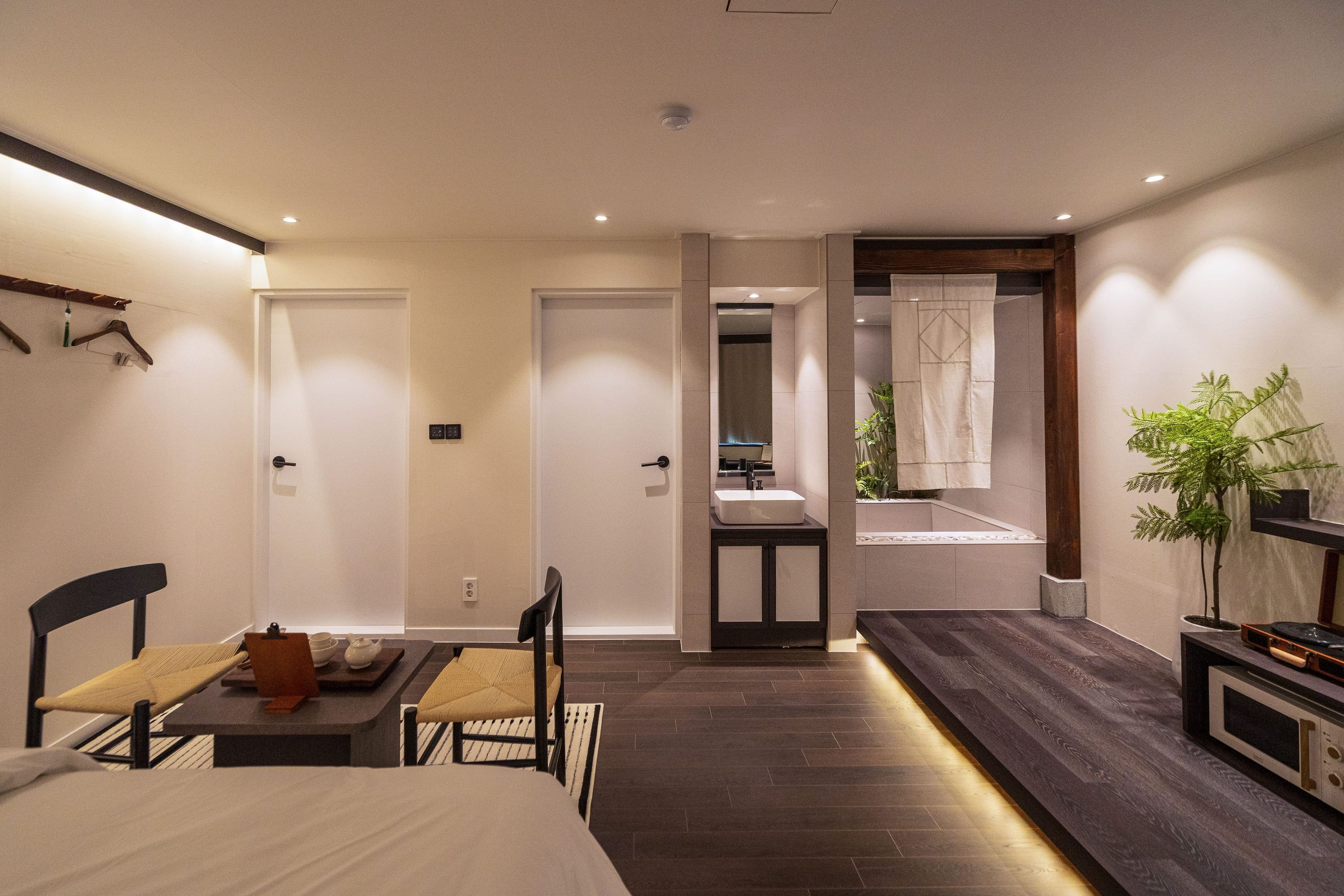Room amenity