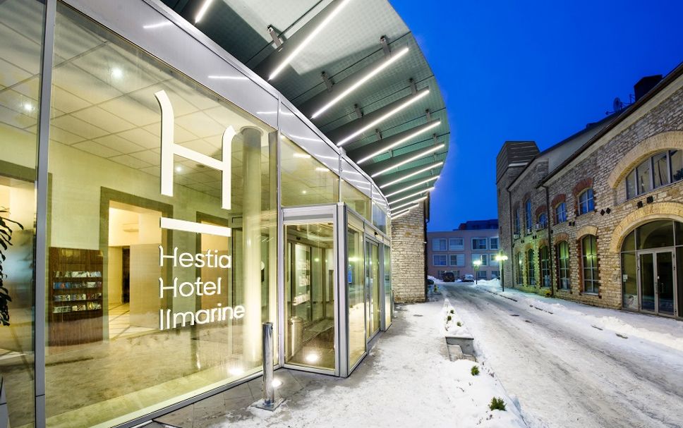 Hotel entrance Photo