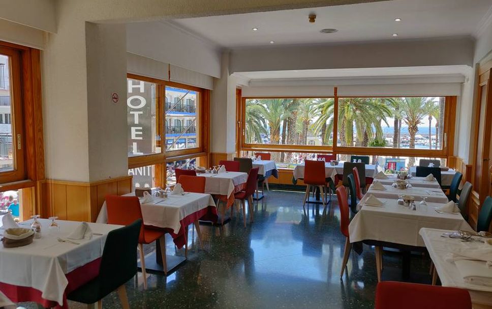 Restaurant Photo