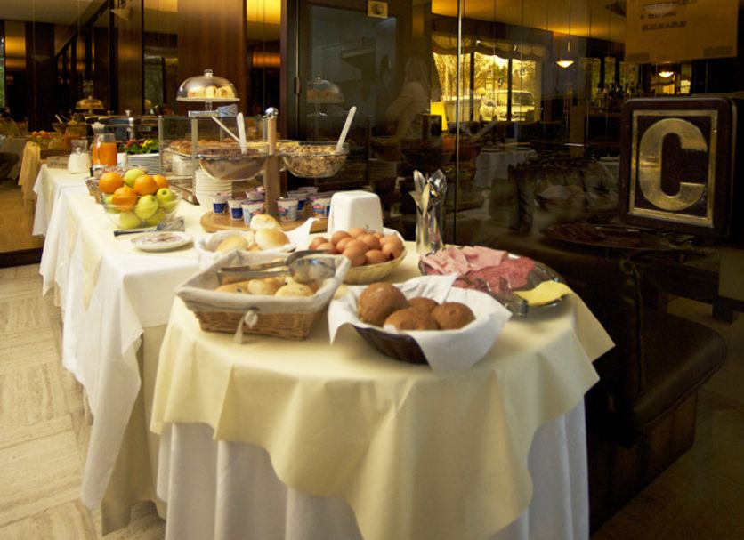 Buffet Photo