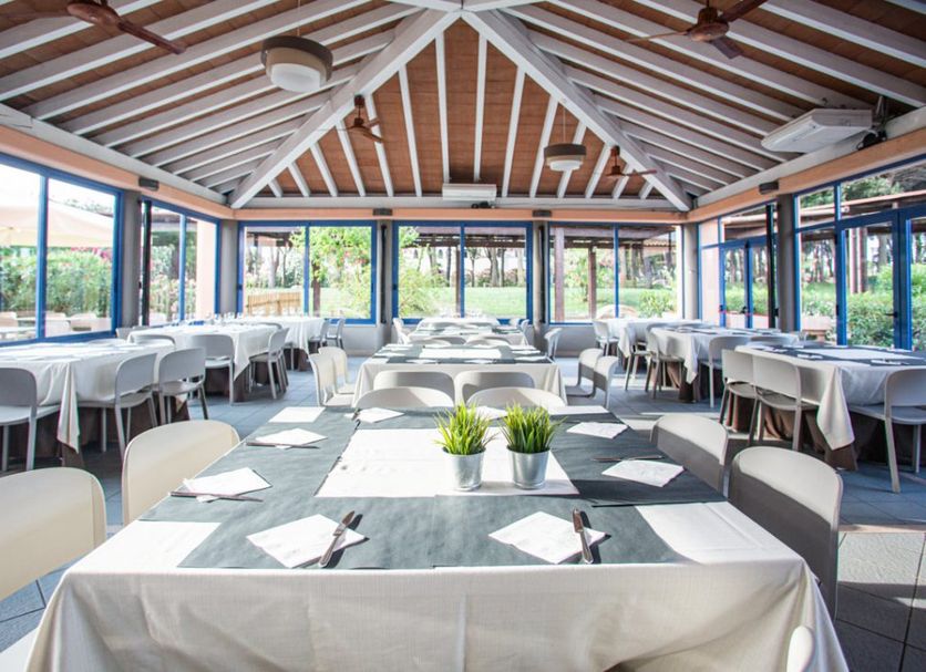 Banquet hall Photo