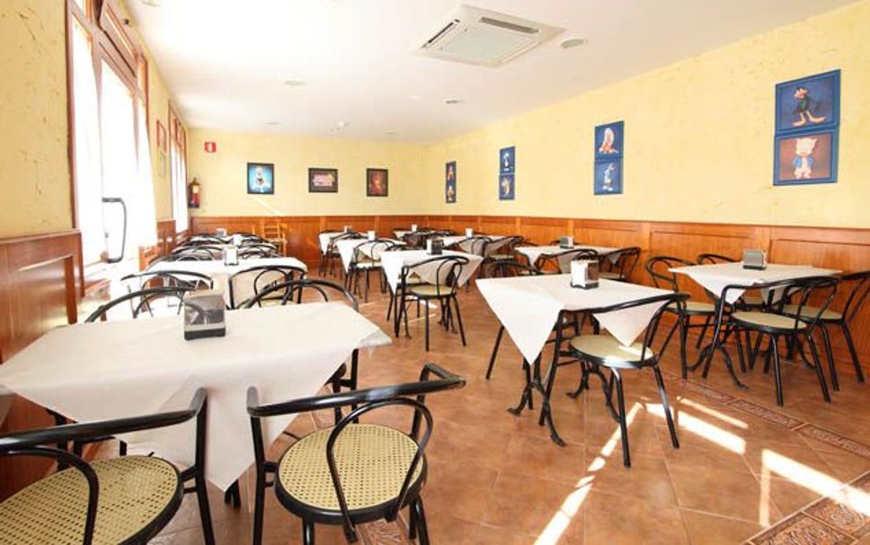 Dining room Photo