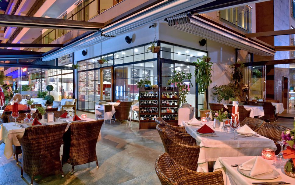Restaurant Photo