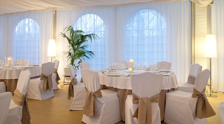 Banquet hall
