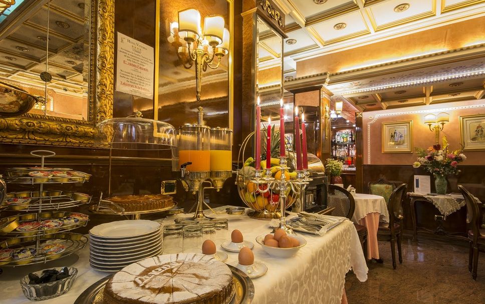 Buffet Photo